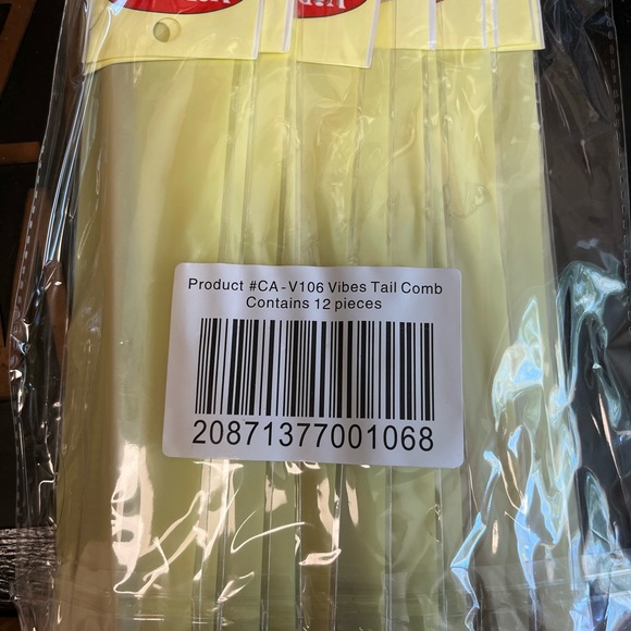 12 pack of combs - Picture 2 of 3